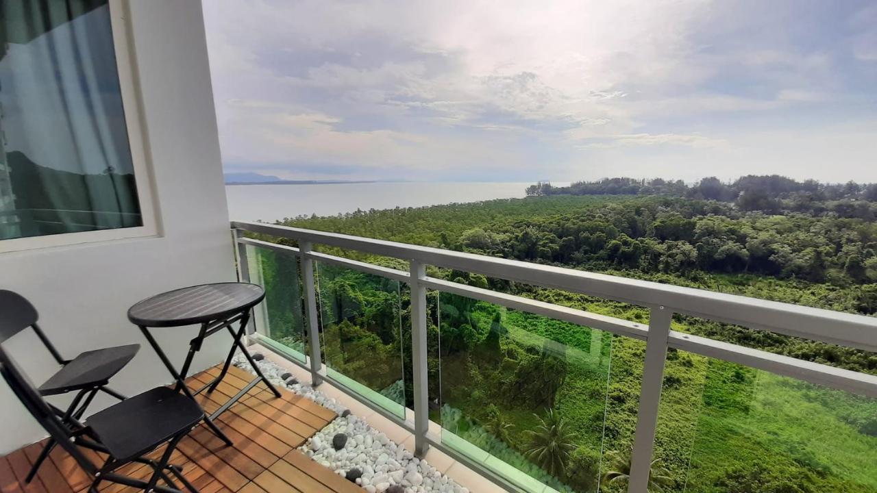 Santubong Suites B Just Like Home Damai Kuching Kültér fotó