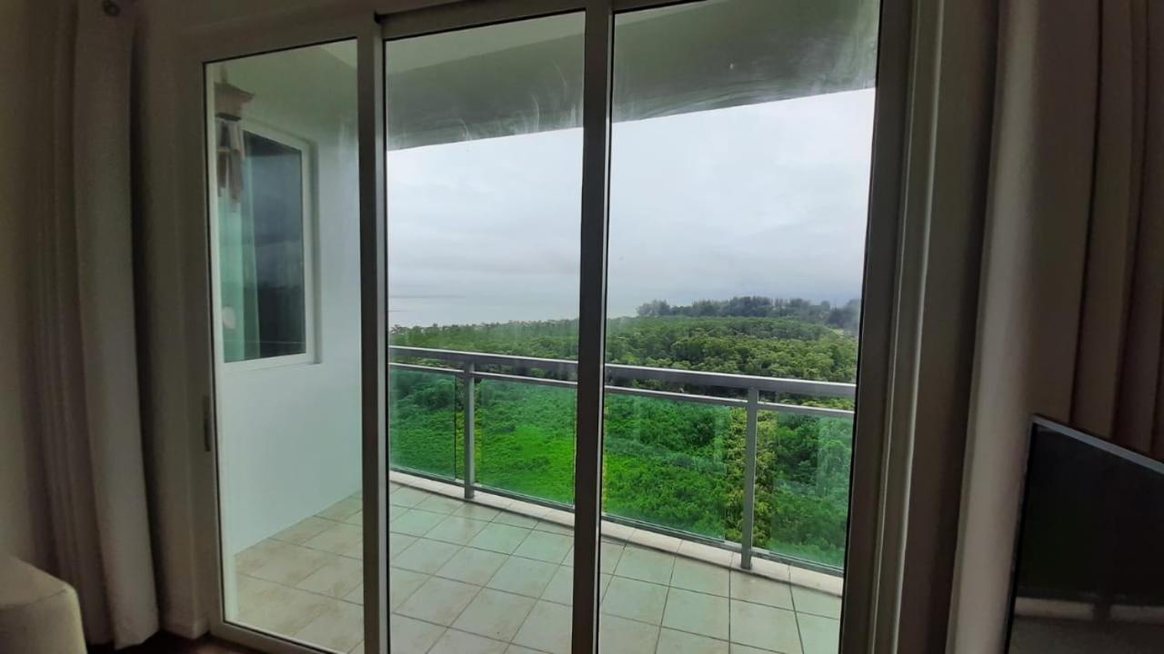 Santubong Suites B Just Like Home Damai Kuching Kültér fotó